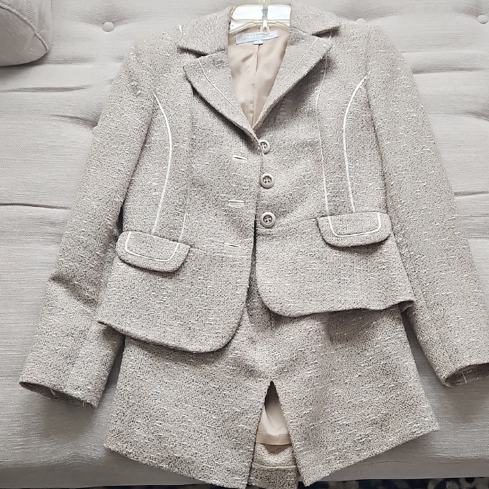 Tahari Beige Tweed Blazer